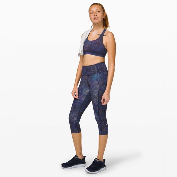 Lululemon Fast & Free High-Rise Crop II Nulux Polar Lights Blue - Size 4, 19” - Picture 4 of 16